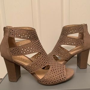 Open toe heeled sandal